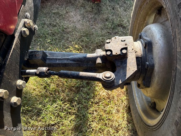 image for item GH9339 2011 Mahindra 8560 MFWD tractor