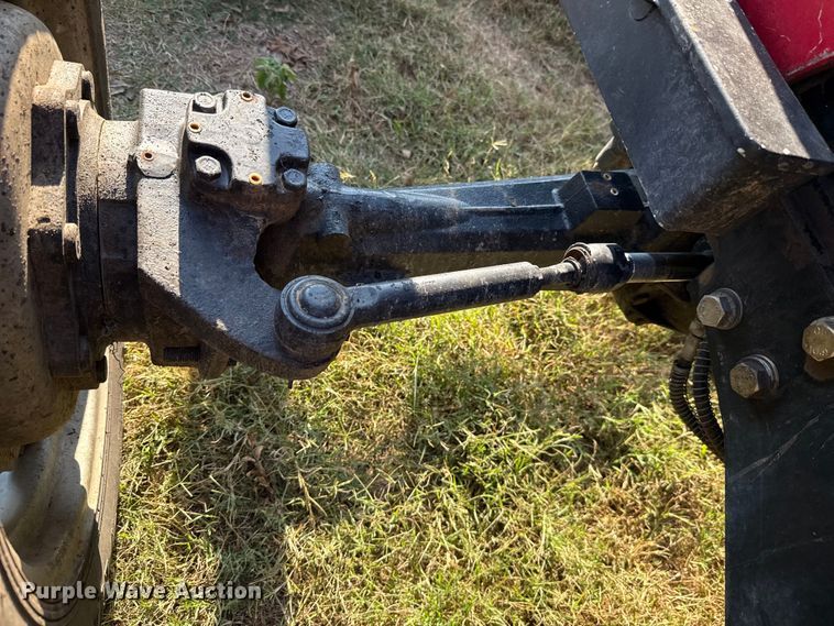 image for item GH9339 2011 Mahindra 8560 MFWD tractor