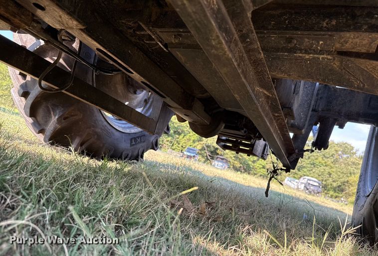 image for item GH9339 2011 Mahindra 8560 MFWD tractor