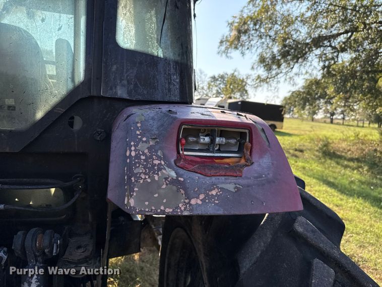 image for item GH9339 2011 Mahindra 8560 MFWD tractor