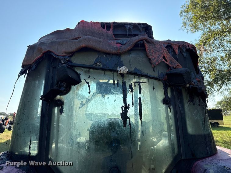 image for item GH9339 2011 Mahindra 8560 MFWD tractor