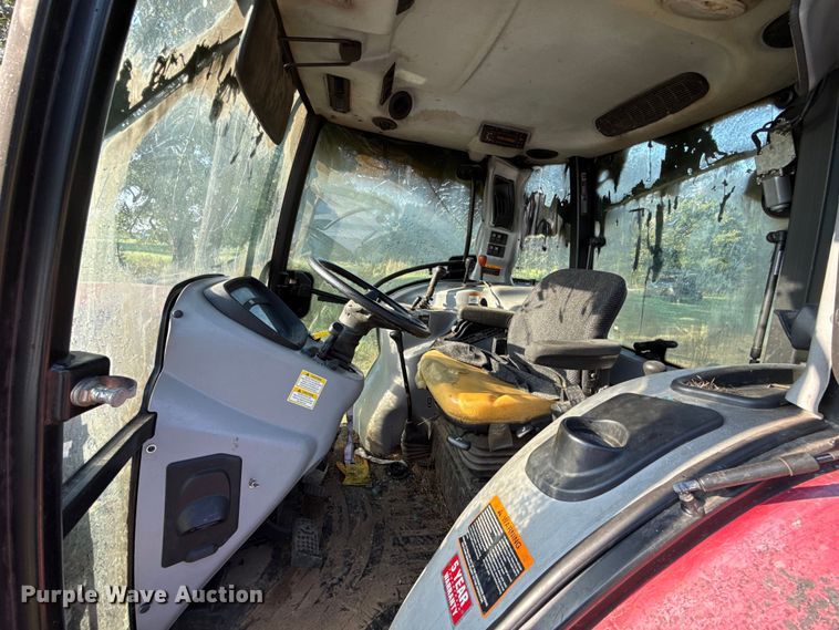 image for item GH9339 2011 Mahindra 8560 MFWD tractor