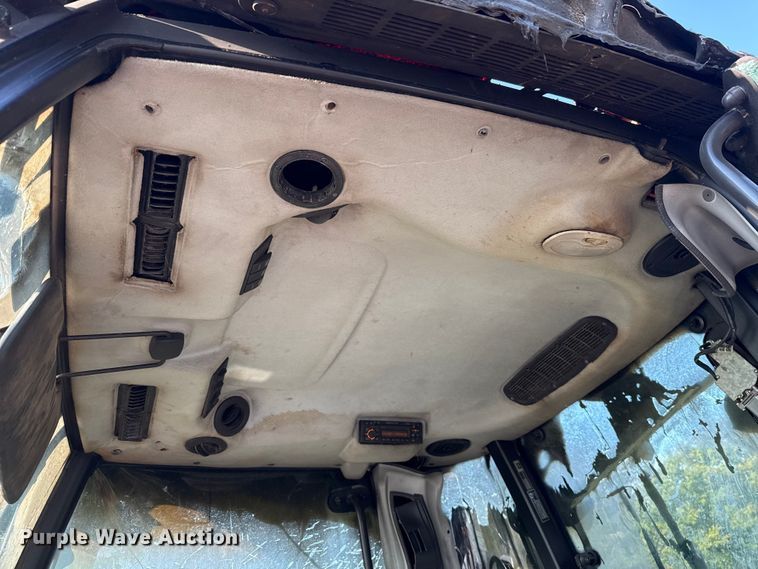 image for item GH9339 2011 Mahindra 8560 MFWD tractor