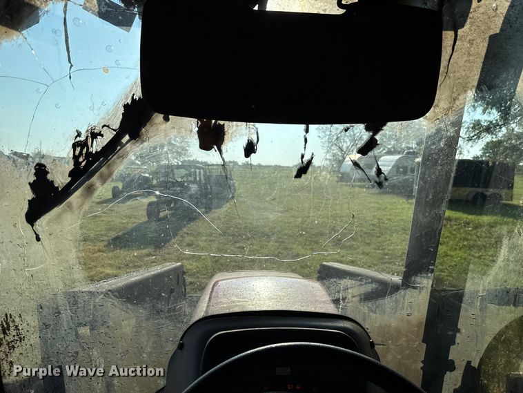 image for item GH9339 2011 Mahindra 8560 MFWD tractor