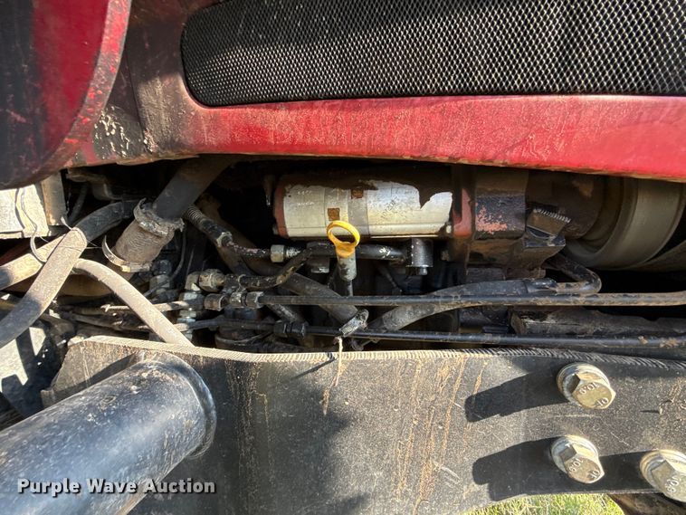 image for item GH9339 2011 Mahindra 8560 MFWD tractor