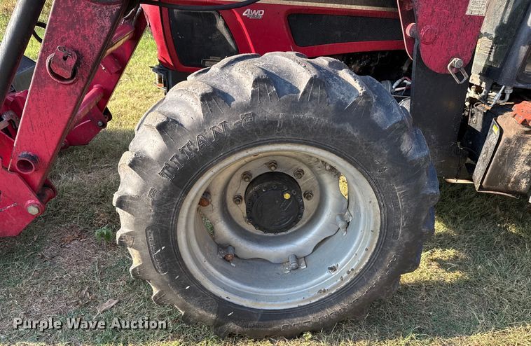 image for item GH9339 2011 Mahindra 8560 MFWD tractor