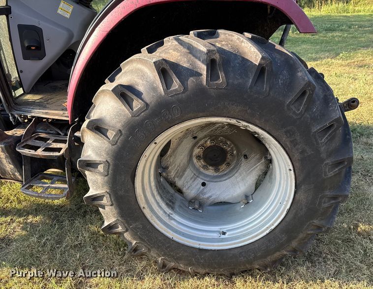 image for item GH9339 2011 Mahindra 8560 MFWD tractor