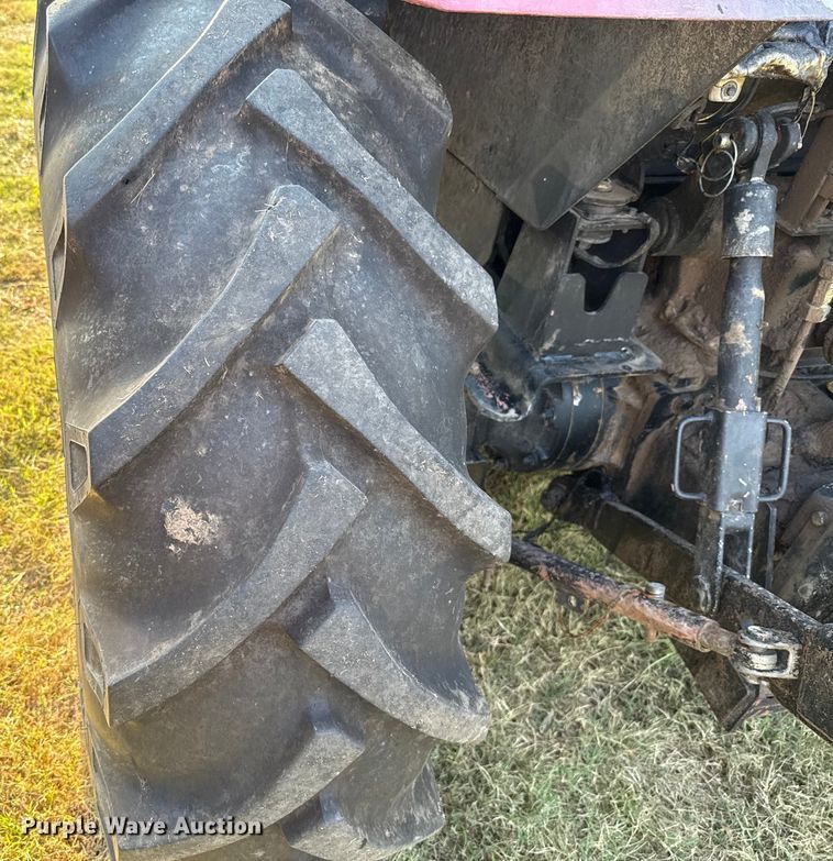 image for item GH9339 2011 Mahindra 8560 MFWD tractor