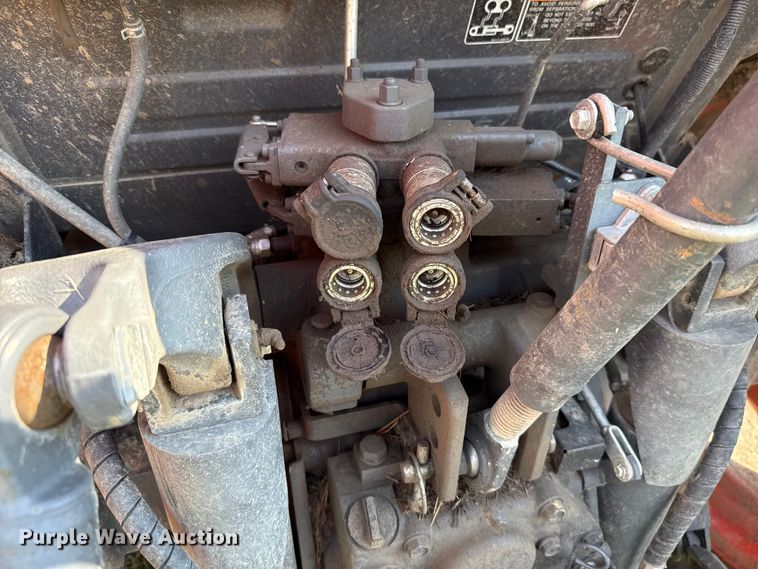 image for item GH9341 2020 Kubota M5-111D MFWD tractor