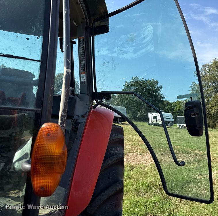 image for item GH9341 2020 Kubota M5-111D MFWD tractor