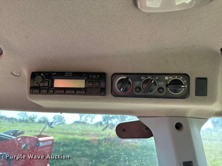 image for item GH9341 2020 Kubota M5-111D MFWD tractor