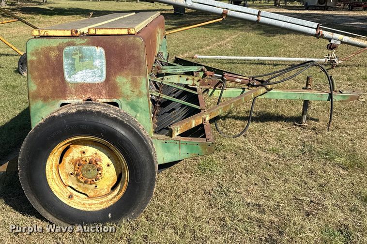 image for item GH9347 John Deere 8300 grain drill