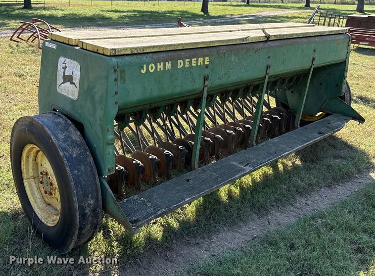 image for item GH9347 John Deere 8300 grain drill