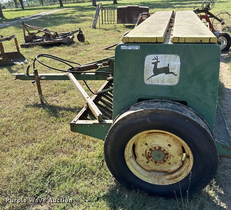 image for item GH9347 John Deere 8300 grain drill