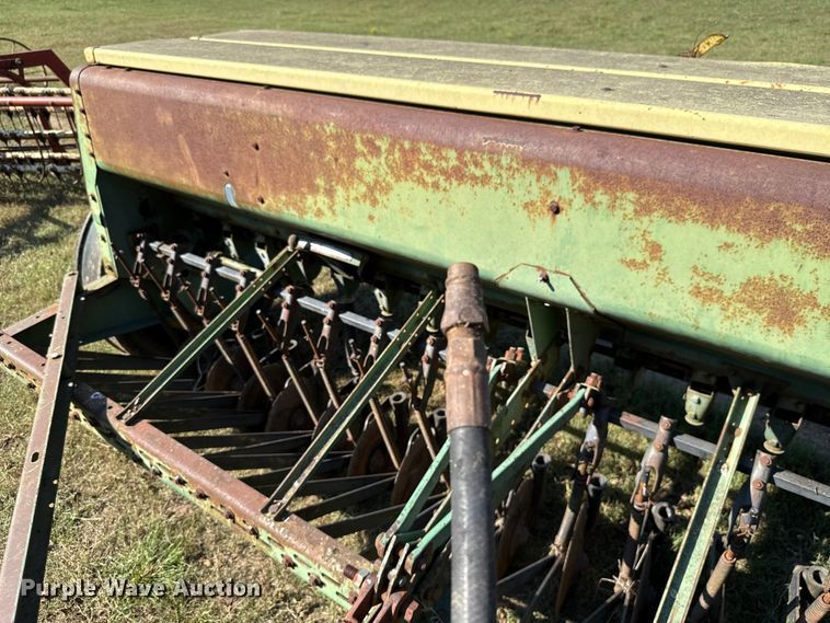 image for item GH9347 John Deere 8300 grain drill