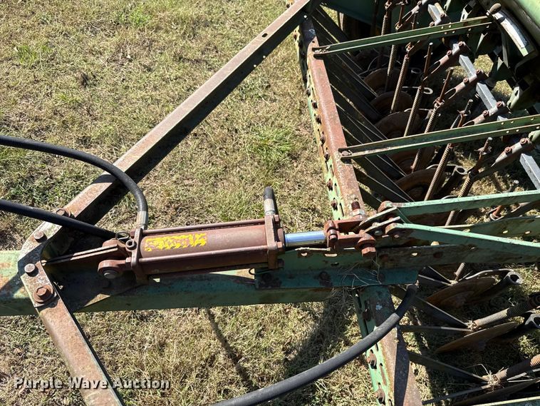 image for item GH9347 John Deere 8300 grain drill