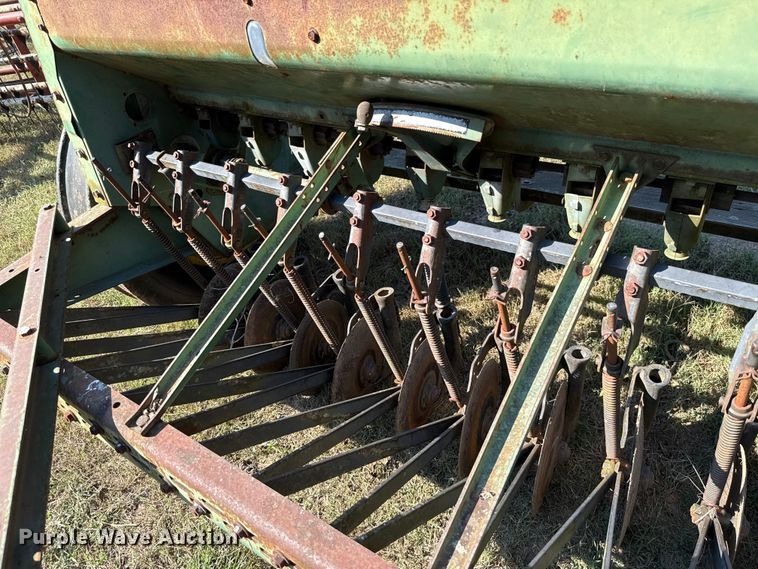 image for item GH9347 John Deere 8300 grain drill
