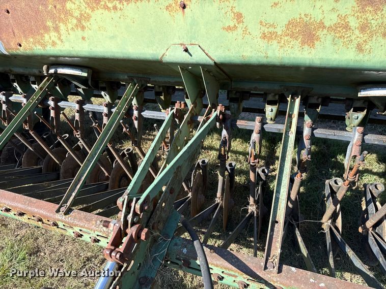 image for item GH9347 John Deere 8300 grain drill