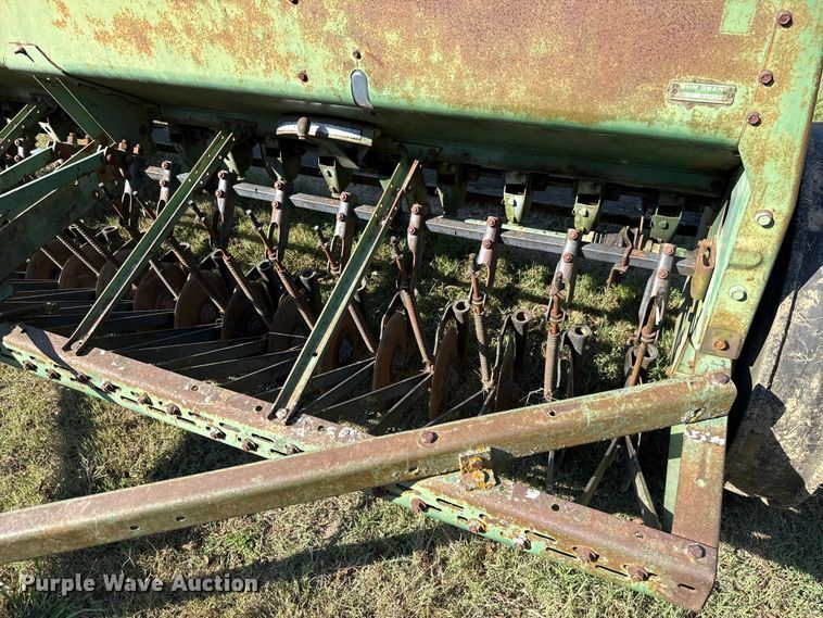 image for item GH9347 John Deere 8300 grain drill