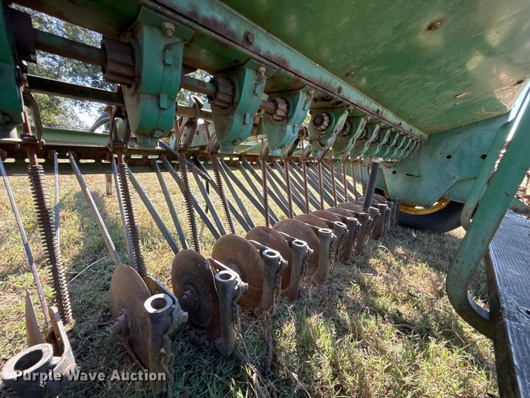 image for item GH9347 John Deere 8300 grain drill