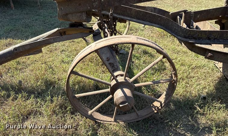 image for item GH9348 Pull type grader