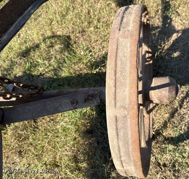 image for item GH9348 Pull type grader