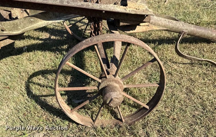 image for item GH9348 Pull type grader