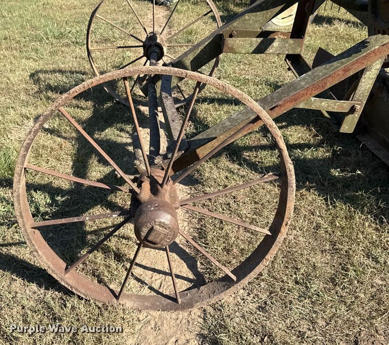 image for item GH9348 Pull type grader