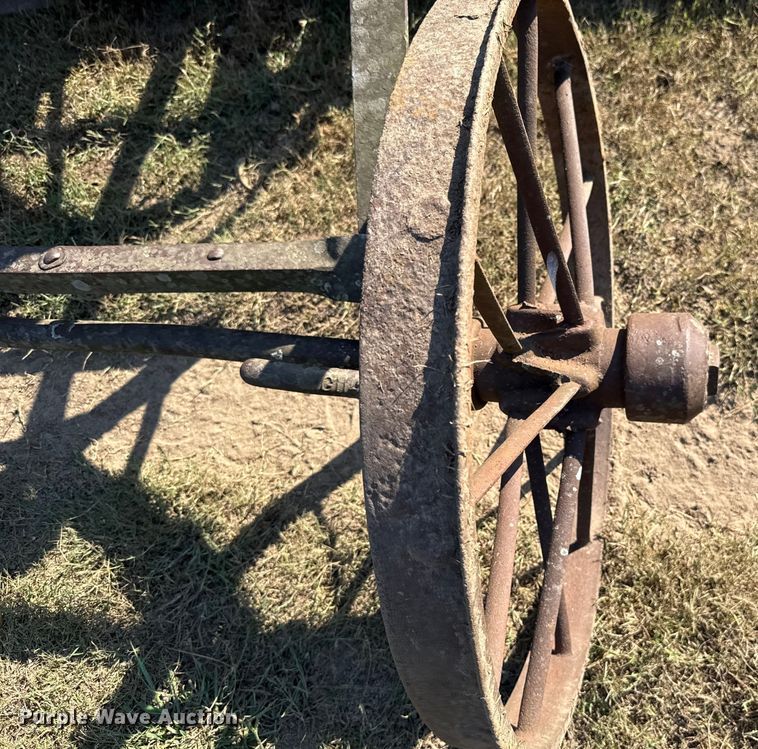 image for item GH9348 Pull type grader