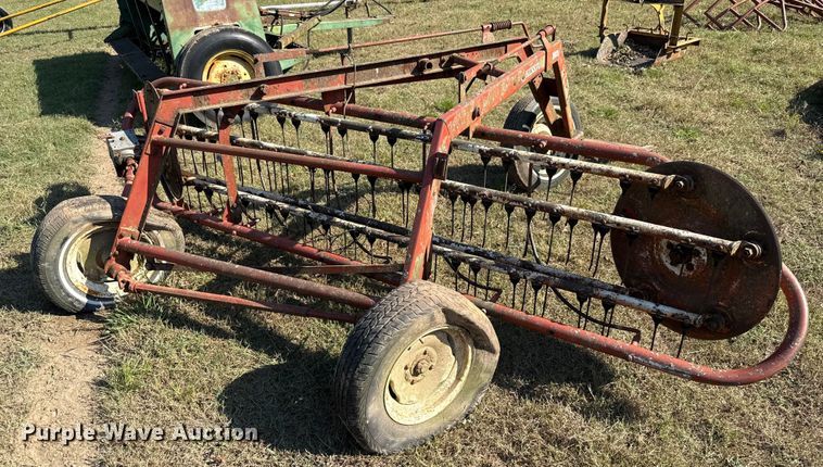image for item GH9350 Hesston 3900 hay rake