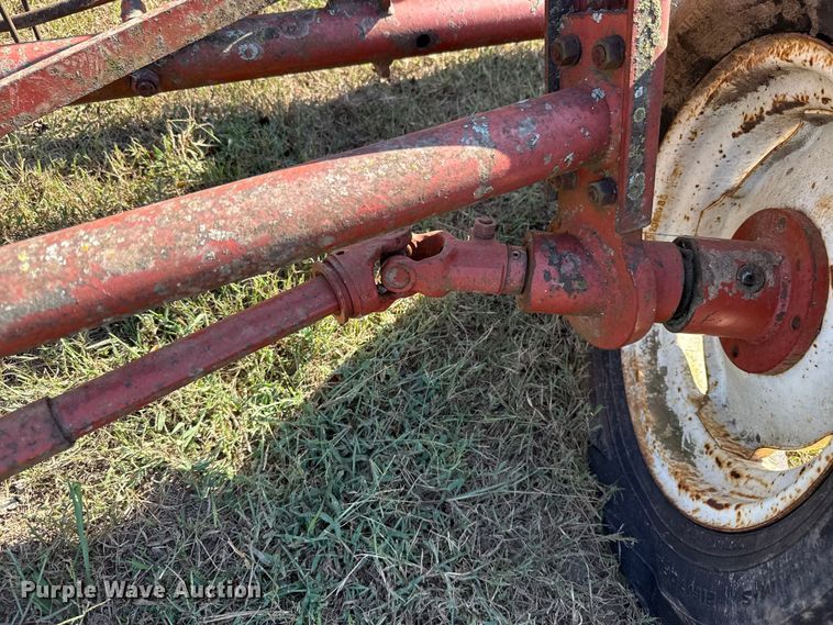 image for item GH9350 Hesston 3900 hay rake