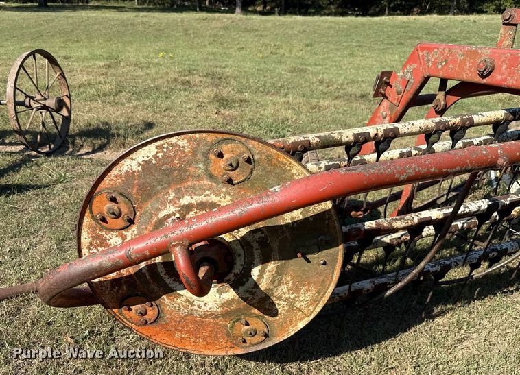 image for item GH9350 Hesston 3900 hay rake