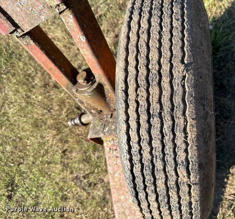 image for item GH9350 Hesston 3900 hay rake