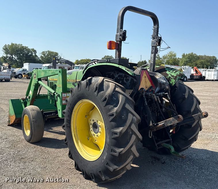 image for item NU9637 1992 John Deere 5200 tractor