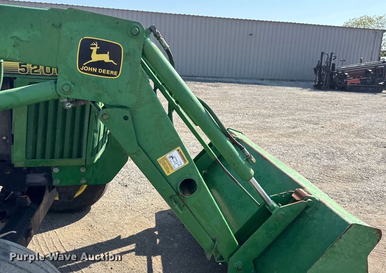 image for item NU9637 1992 John Deere 5200 tractor