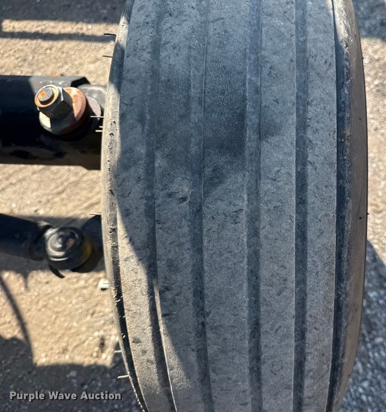 image for item NU9637 1992 John Deere 5200 tractor