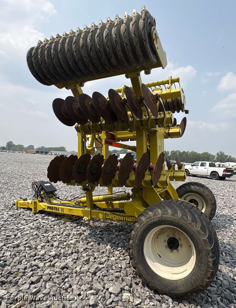 image for item YA0730 Degelman  Pro-Till 14 disk