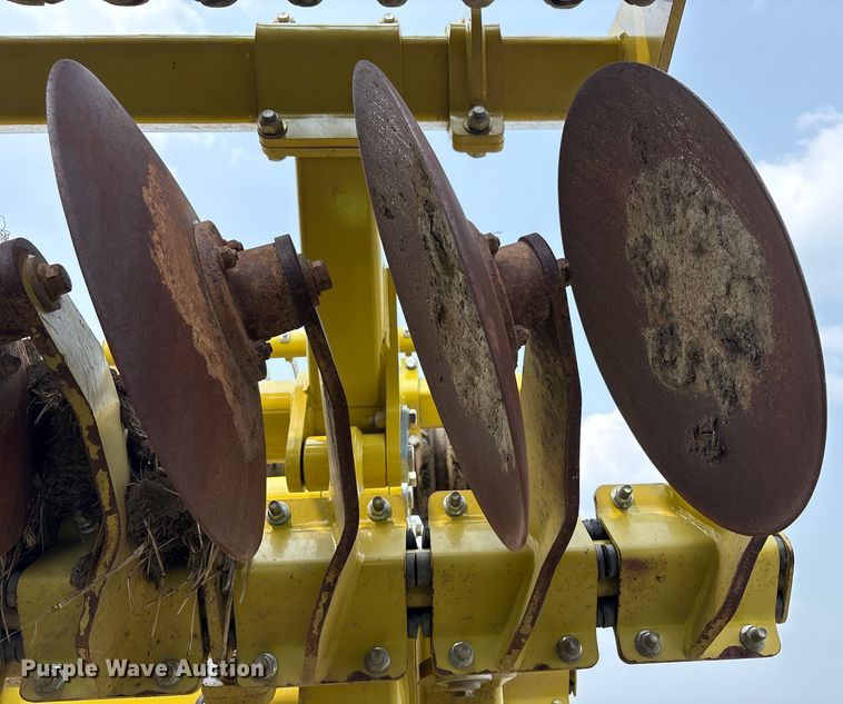 image for item YA0730 Degelman  Pro-Till 14 disk