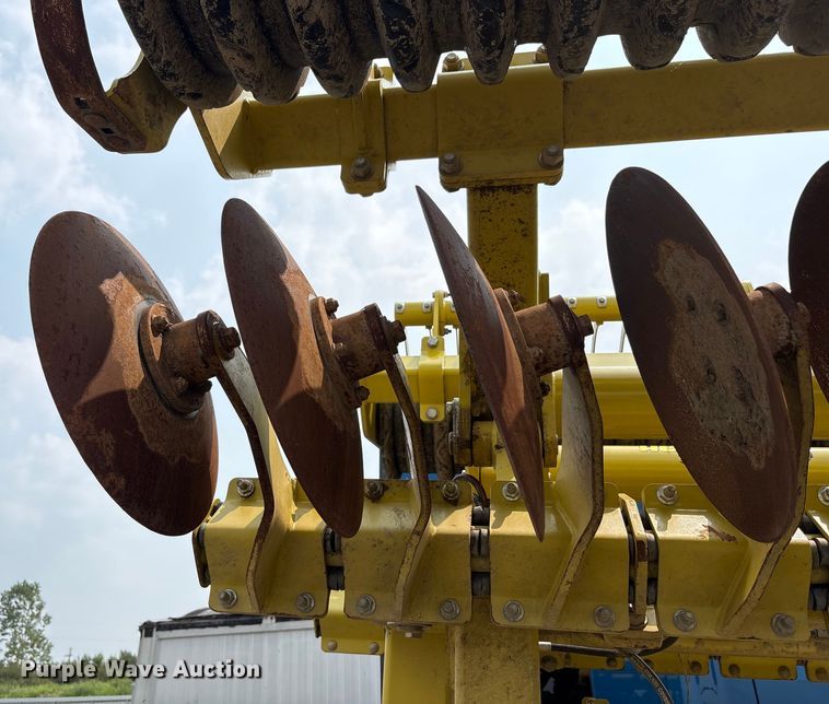 image for item YA0730 Degelman  Pro-Till 14 disk