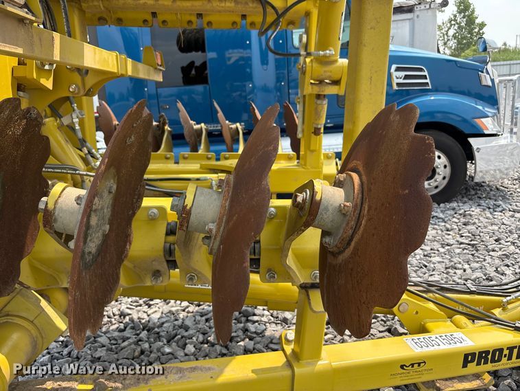 image for item YA0730 Degelman  Pro-Till 14 disk