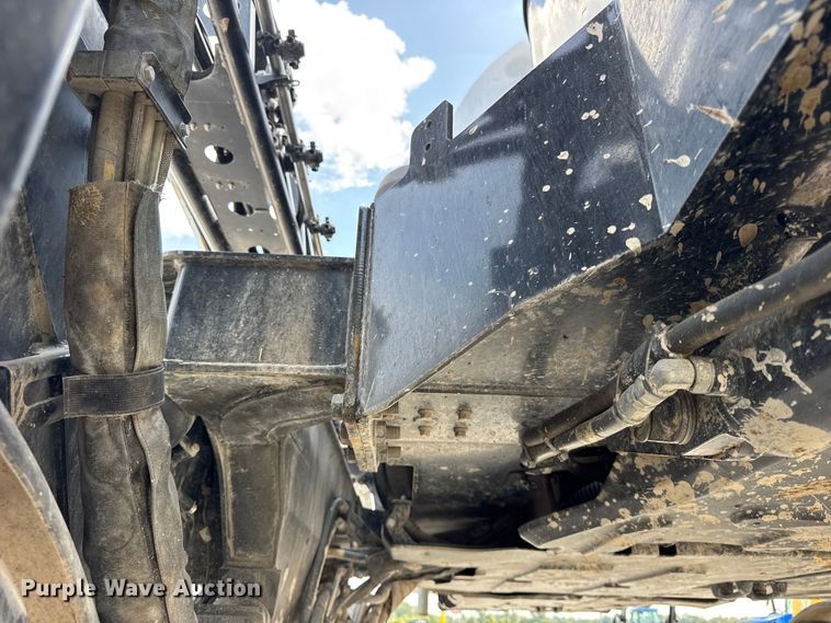 image for item YA1098 2020 New Holland SP310F  sprayer