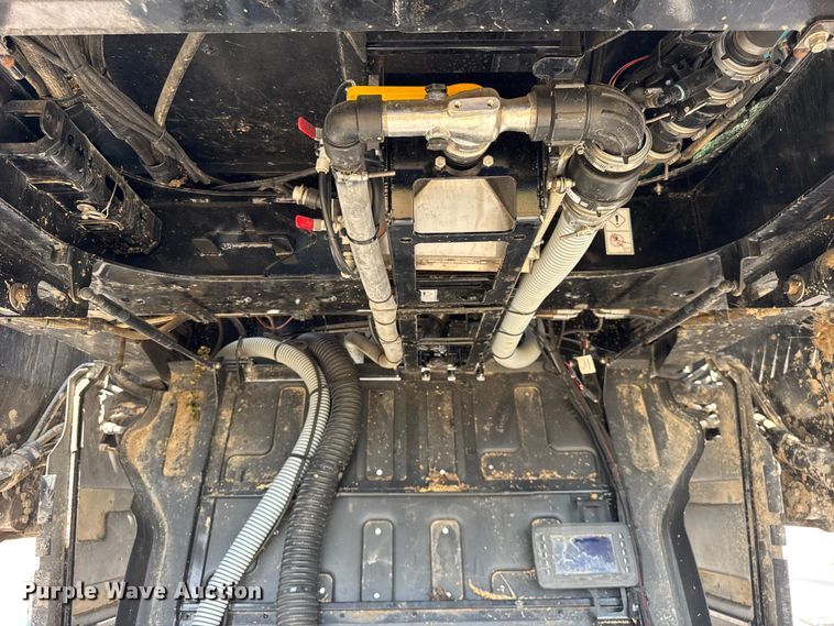 image for item YA1098 2020 New Holland SP310F  sprayer