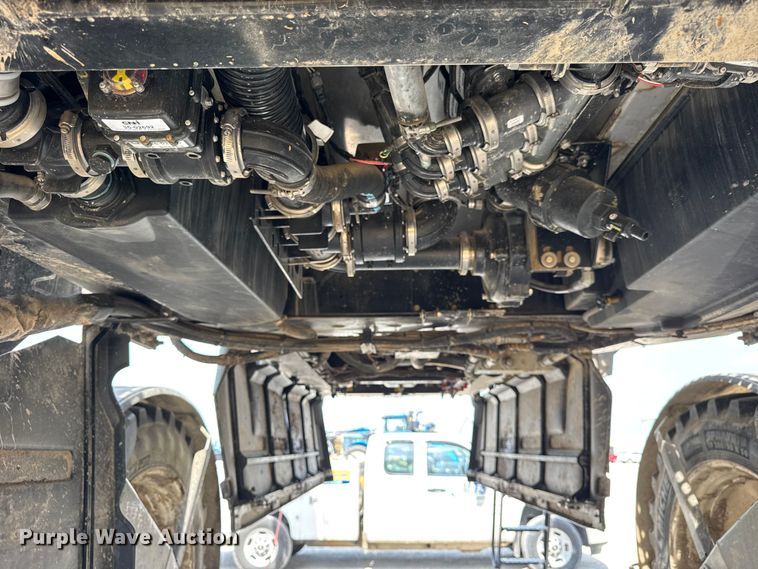 image for item YA1098 2020 New Holland SP310F  sprayer