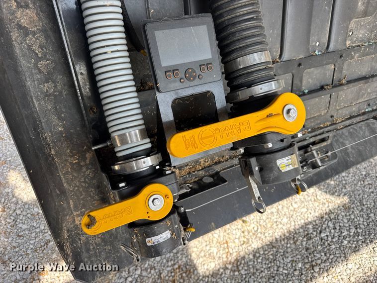 image for item YA1098 2020 New Holland SP310F  sprayer