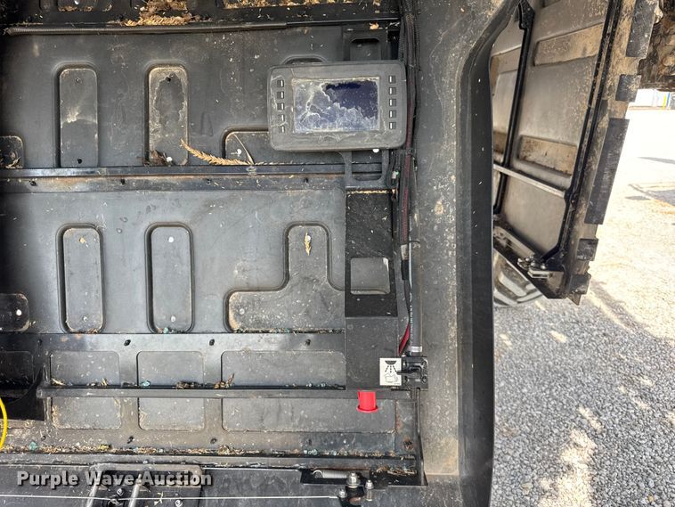 image for item YA1098 2020 New Holland SP310F  sprayer