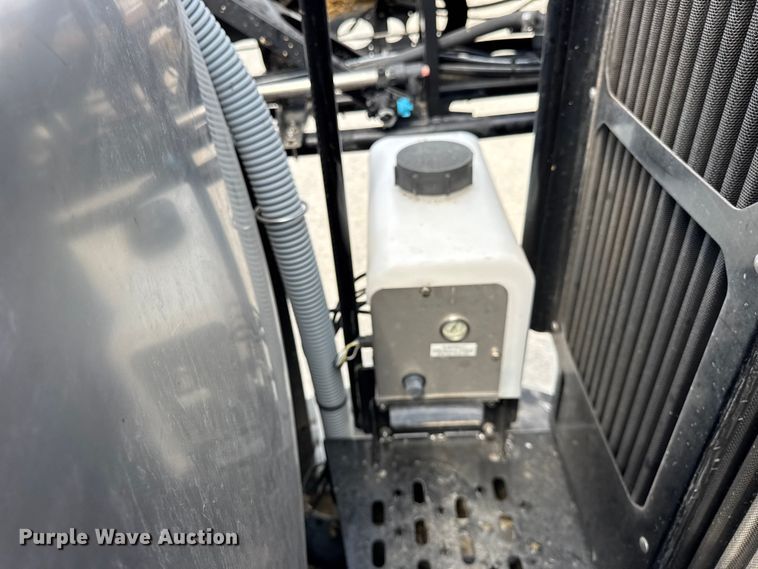 image for item YA1098 2020 New Holland SP310F  sprayer