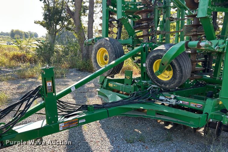 image for item YA1142 2018 John Deere 2330 mulch finisher