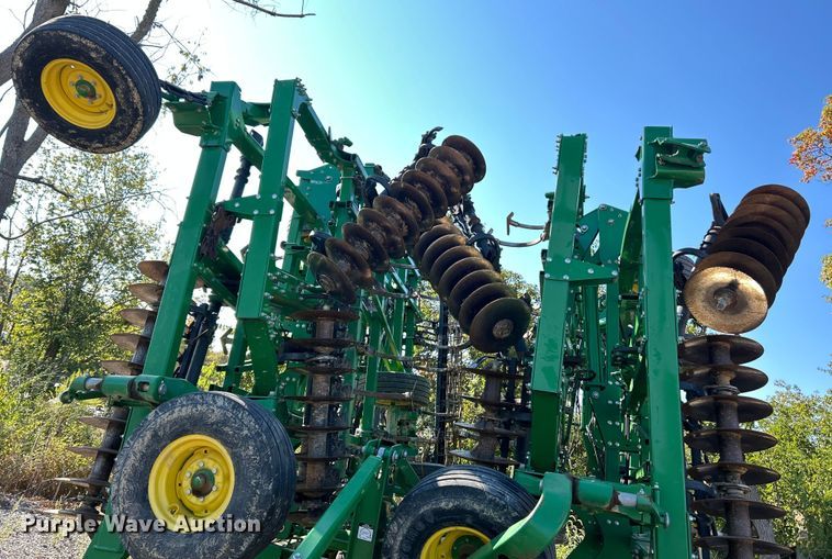 image for item YA1142 2018 John Deere 2330 mulch finisher