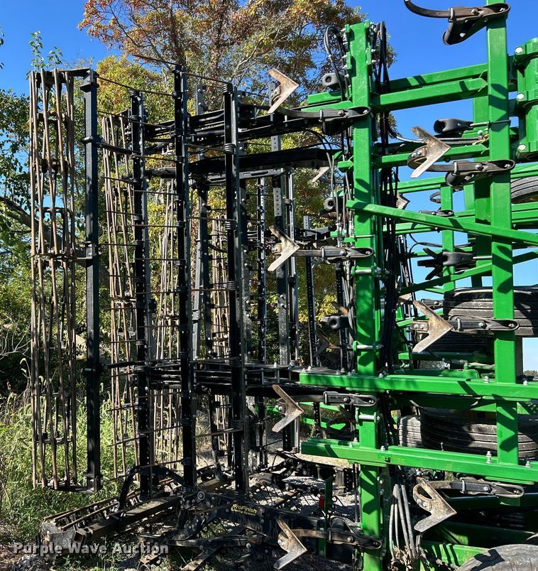 image for item YA1142 2018 John Deere 2330 mulch finisher