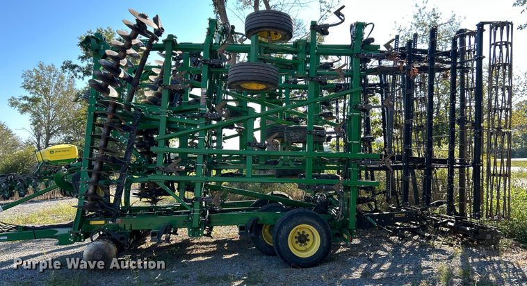 image for item YA1142 2018 John Deere 2330 mulch finisher